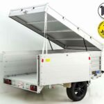 Deckelanhänger „CROSSLINE“ 150x250cm 1300kg | Höhe 80cm | Aluboden | Typ 6.13-Neu