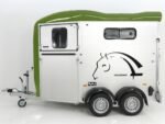 Cheval Liberte Pferdeanhänger Touring Country|Sattelkammer|Frontausstieg|olivgrün-Neu – Bild 3