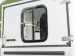 Cheval Liberte Pferdeanhänger Touring Country|Sattelkammer|Frontausstieg|olivgrün-Neu – Bild 10