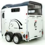 Cheval Liberte Pferdeanhänger Touring Jumping|Pullman-Fahrwerk|Sattelkammer|schwarz-Neu